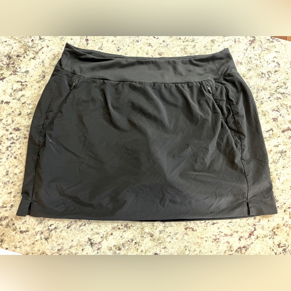 Athleta Sohoskort Size 14 NWOT